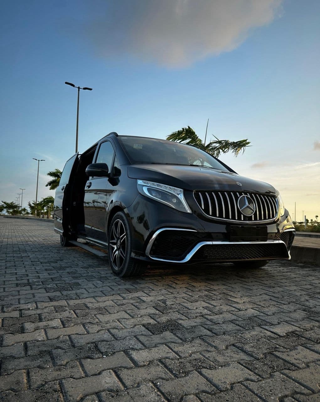 Mercedes Benz Viano (2021–2023) Truck for rent in Lagos, Nigeria - Peace Autos
